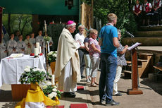 Festgottesdienst zum 1.000 Todestag des Heiligen Heimerads auf dem Hasunger Berg (Foto: Karl-Franz Thiede)